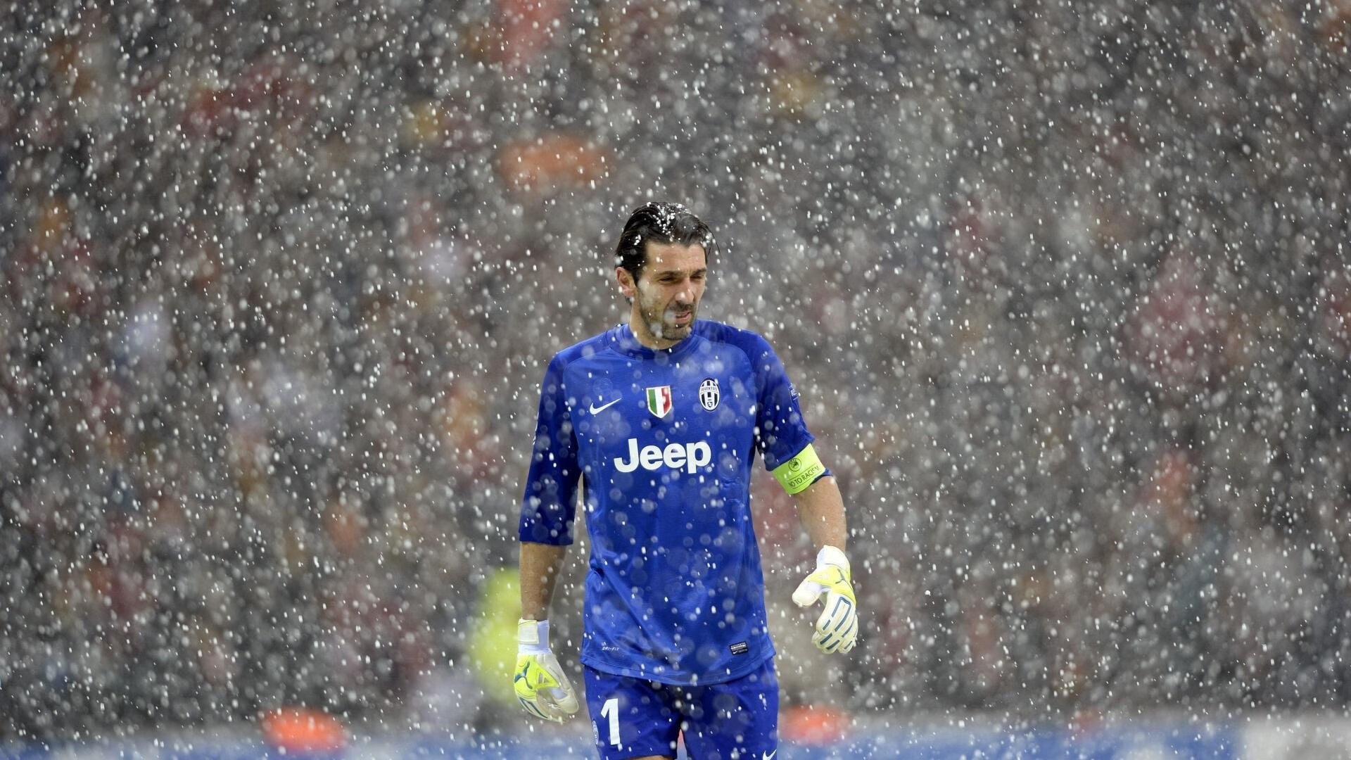 “极速追逐”——现场实时追踪比赛动态,极速追逃